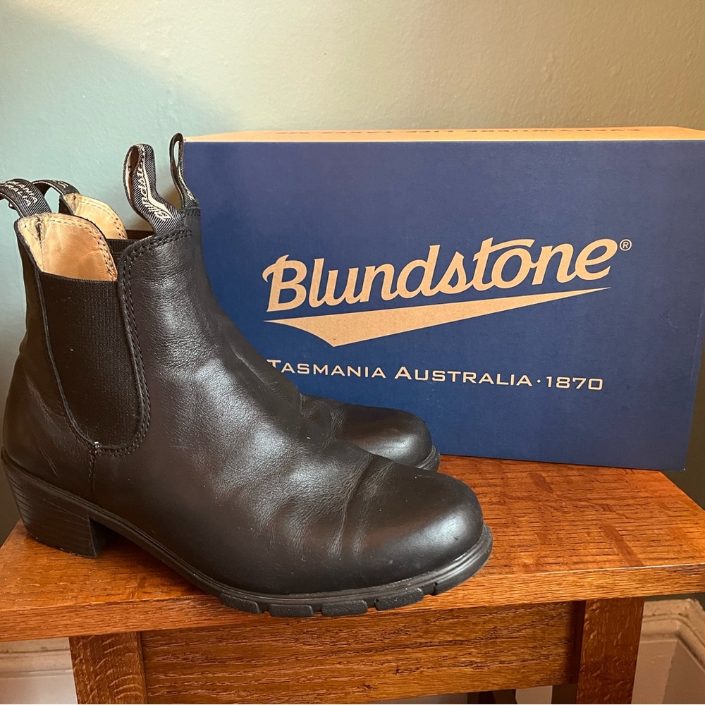 Blundstone Women’s Heeled Boots Black size 10